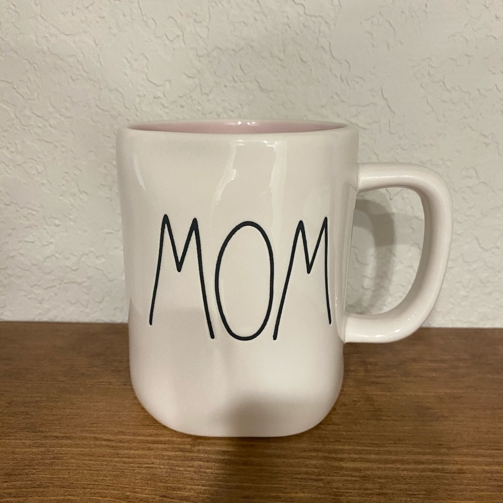 “Mom” mug